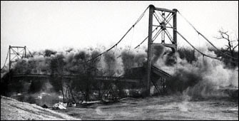 Photo of Hutsonville bridge demolition