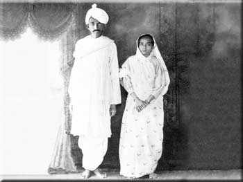 Mahatma Gandhi and his wife Kasturbai